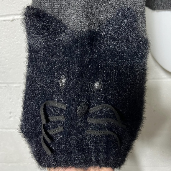 Rivet & Surge Grey Cropped Sweater Fuzzy Kitty Cat Cuff Sleeves M - Picture 2 of 8